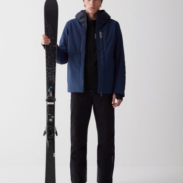 Ski jacket with padded inserts