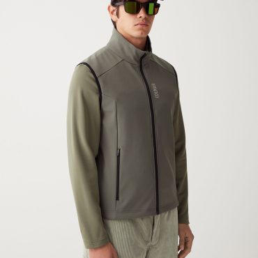 Gilet in stretch softshell fabric