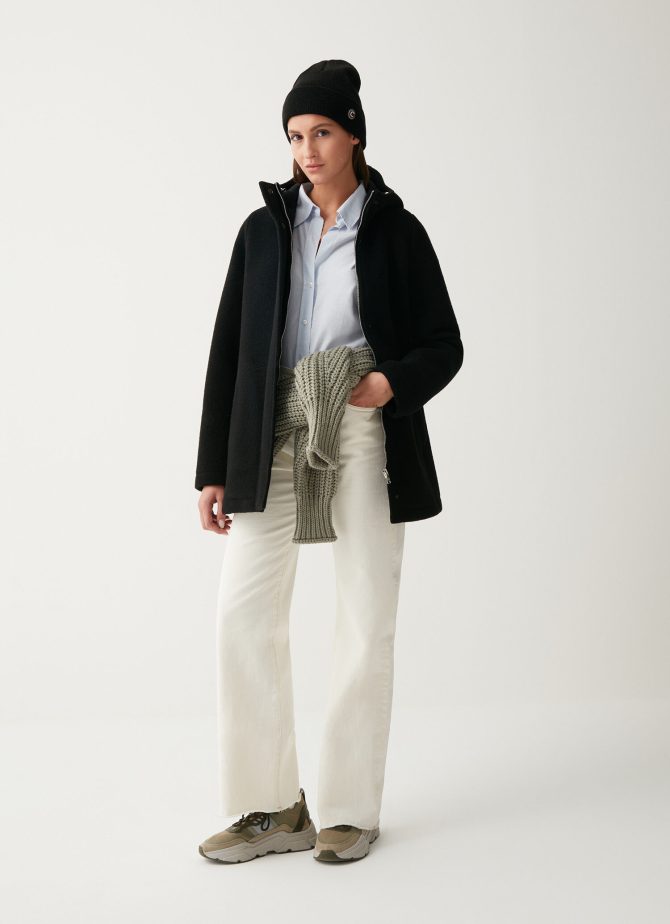 Hooded coat in woolen cloth