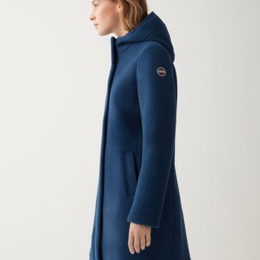 Hooded coat in woolen cloth
