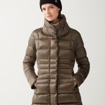 Iridescent down jacket with side opening