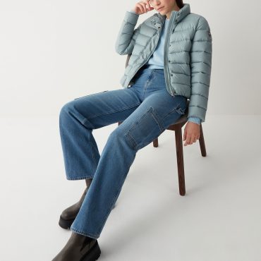 Down jacket in opaque fabric