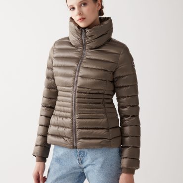 Down jacket with ribbed knit cuffs