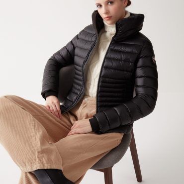 Down jacket with ribbed knit cuffs