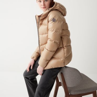 Down jacket with cuffs and elasticated hem