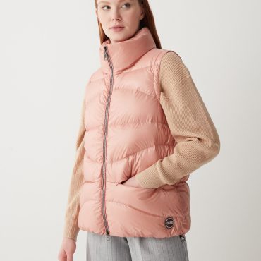 Iridescent sleeveless down jacket