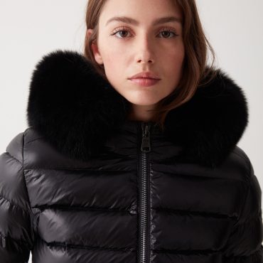 Quilted jacket in shimmering recycled fabric