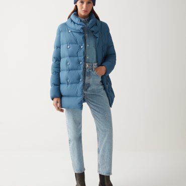 Stretch down coat with turtle neck