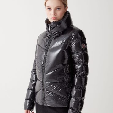 Down jacket with high collar in shiny fabric