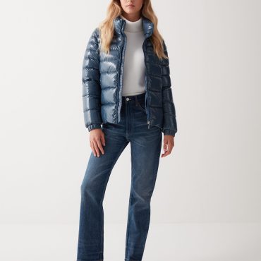 Down jacket with high collar and elasticated cuffs
