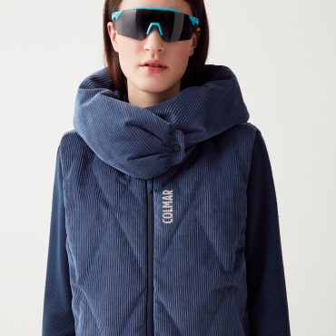 Ski gilet with large cowl hood