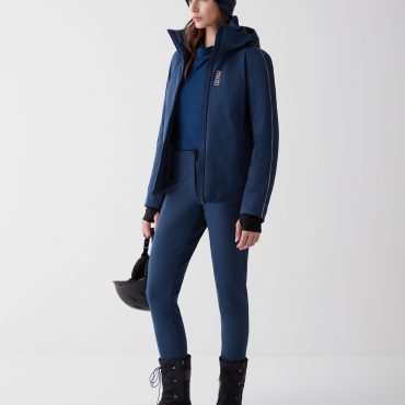 Ski jacket with hood and silver profile