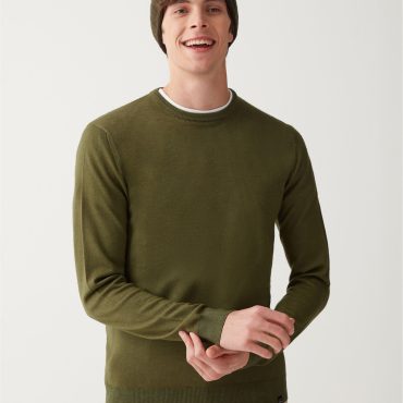 Crew neck pullover in 100% merino wool