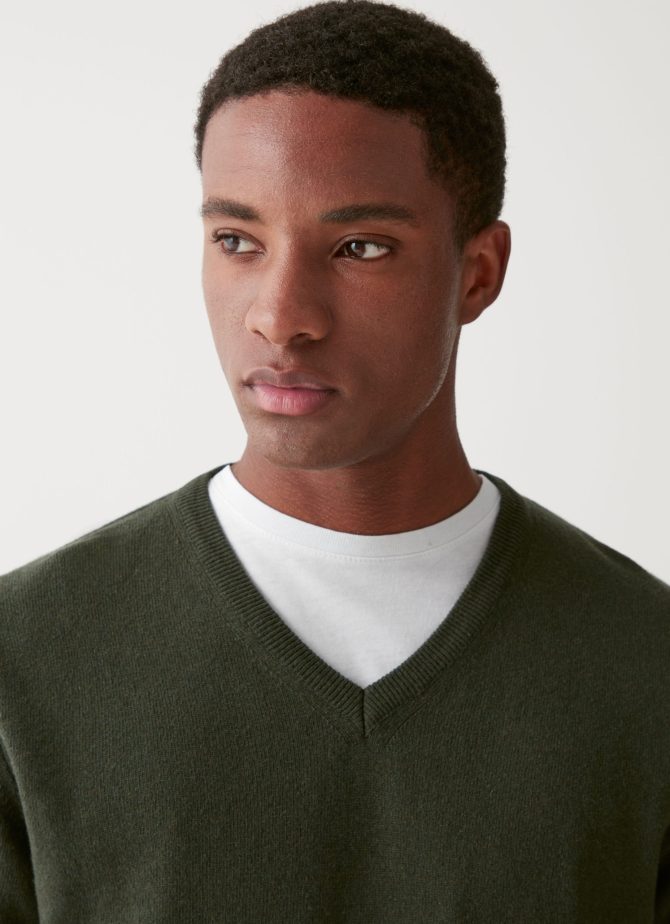 Wool and cashmere V-neck pullover - Image 3