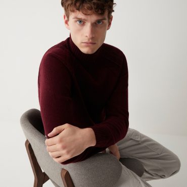 Cashmere-blend polo-neck pullover