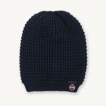 Women’s hat with logo brooch