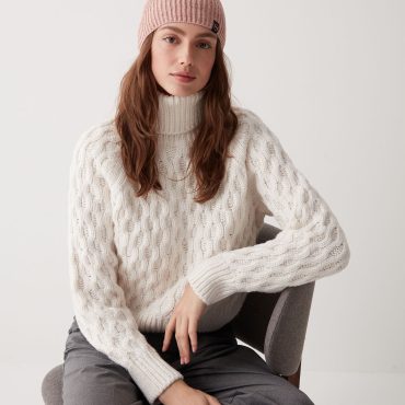 Women's wool hat with lurex thread