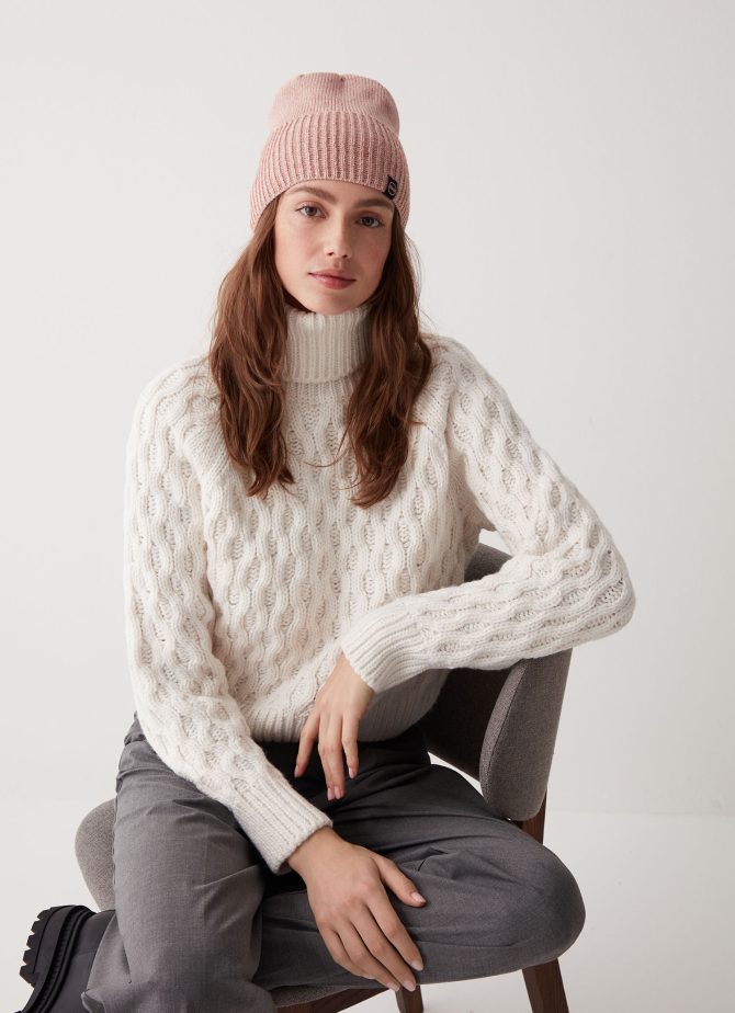 Women's wool hat with lurex thread