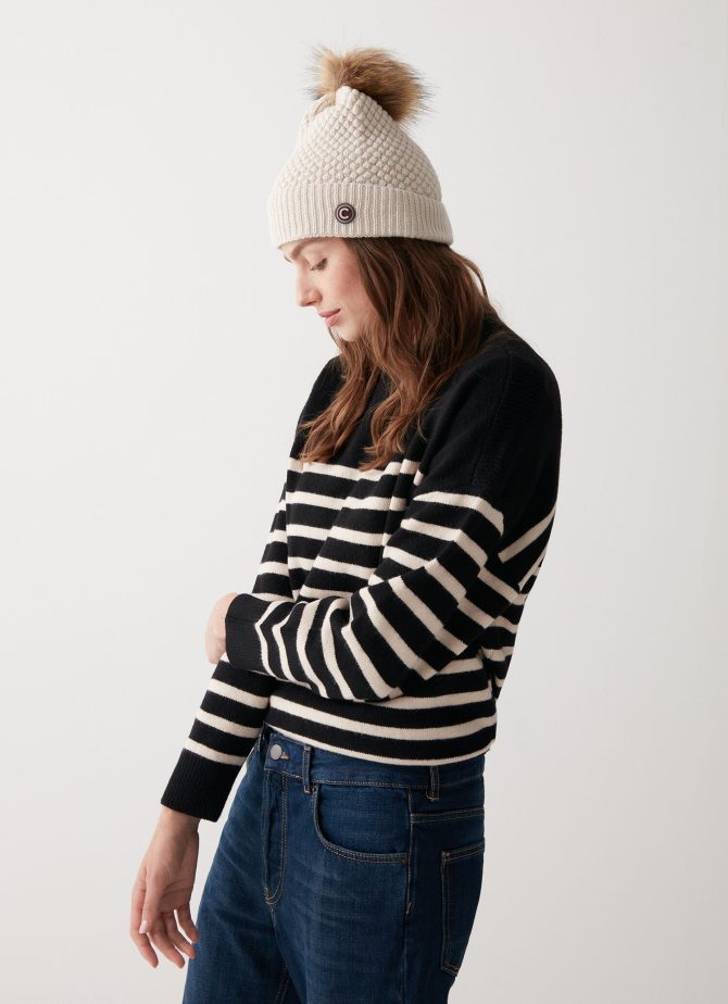 Women's hat with rice grain knit stitch