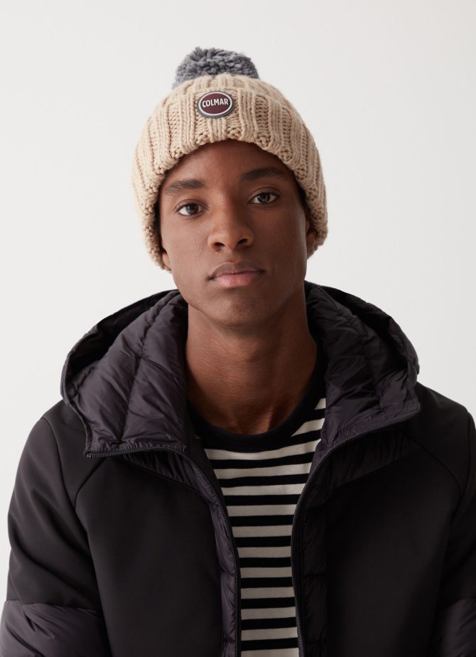 Unisex cap with maxi pompon