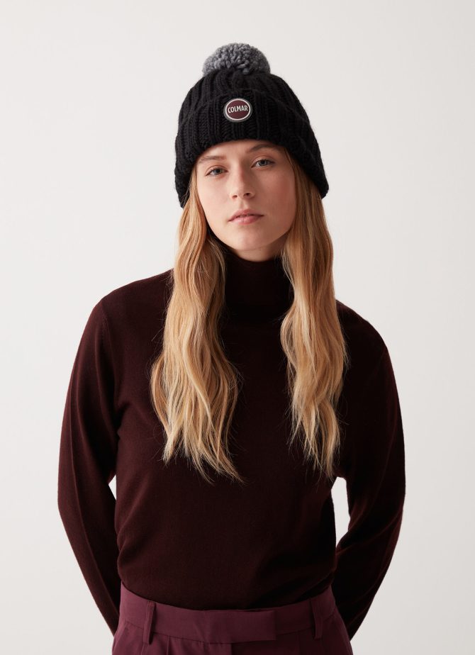 Unisex cap with maxi pompon