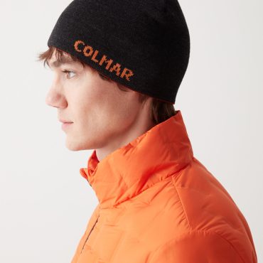 Reversible hat with jacquard maxi-logo