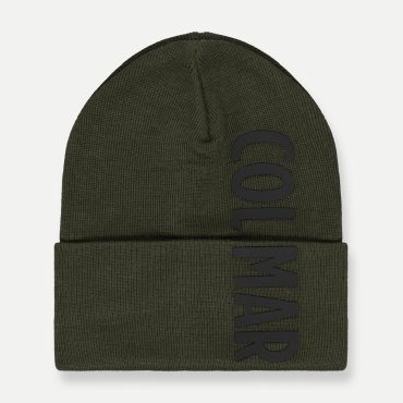 Hat with turn-up and raised print