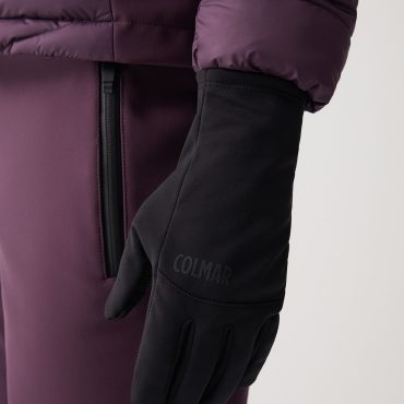 Lightweight touch screen gloves