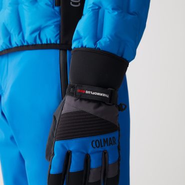 Ski gloves with protections