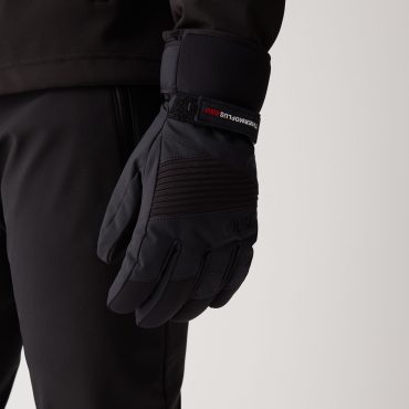 Ski gloves with protections