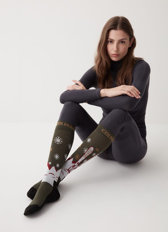 Unisex socks with snow flakes and skis
