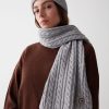 Unisex scarf with cable stitch pattern