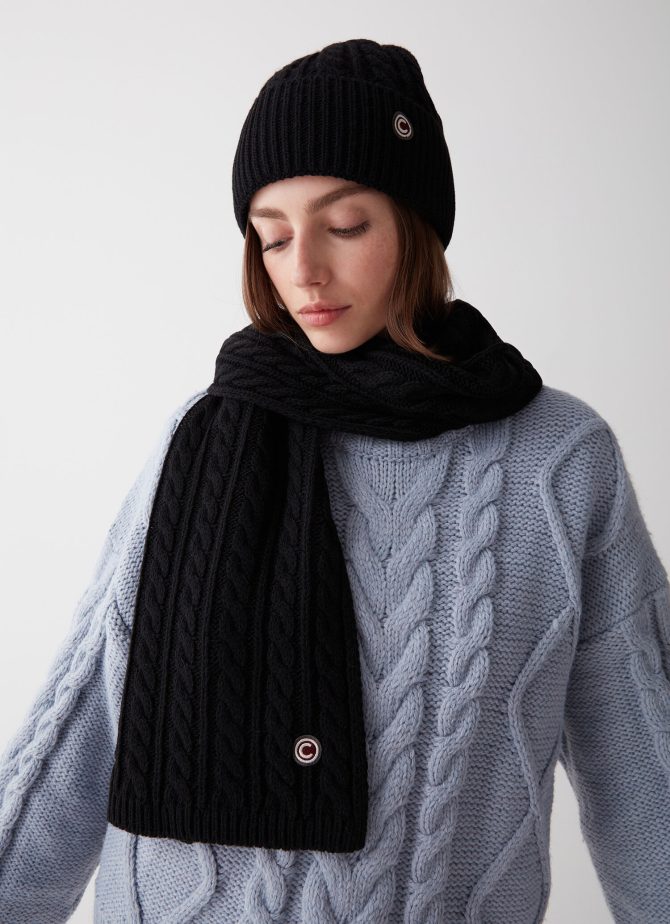 Unisex scarf with cable stitch pattern - Image 2