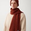 Unisex ribbed scarf