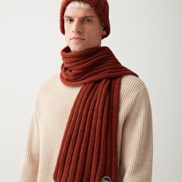 Unisex ribbed scarf