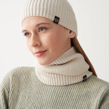Women’s chenille effect neck warmer