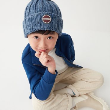 Unisex cap with maxi pompon