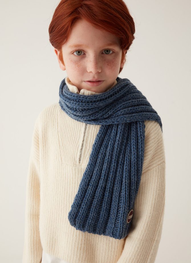 Unisex scarf in ribbed wool blend.