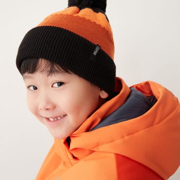 Striped unisex hat with pom-pom
