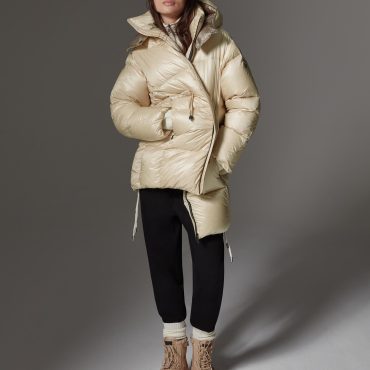 Maxi-down jacket with adjustable waist