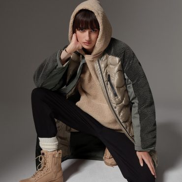 Iridescent round-neck coat