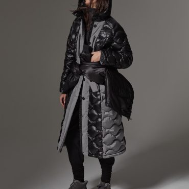 Coat with shimmering fixed hood