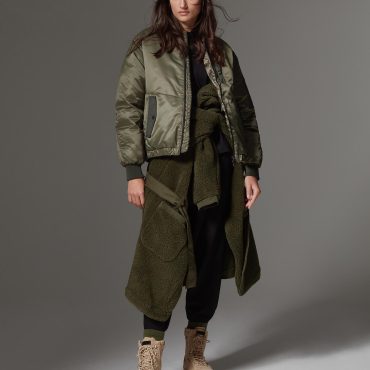 Colourblock jacket with adjustable hem