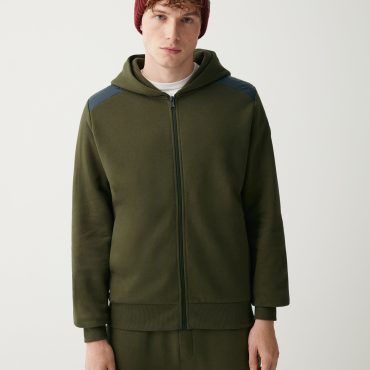 100% cotton sweatshirt with nylon inserts