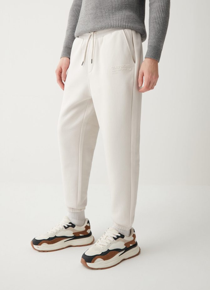 Sweatpants in sweatshirt with 3D writing - Image 2