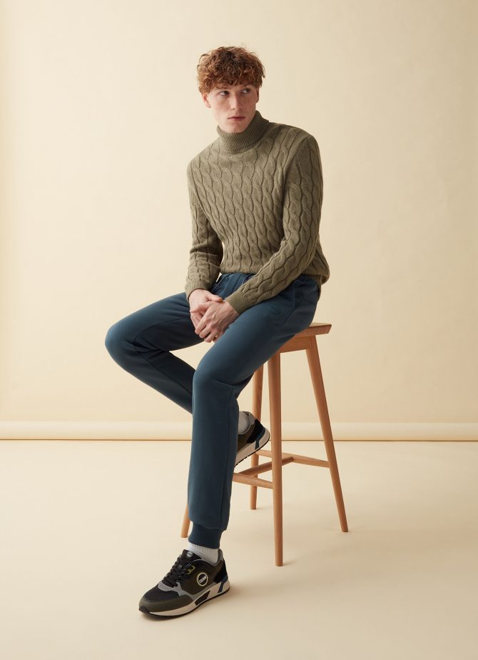 Sweatpants with ribbed details