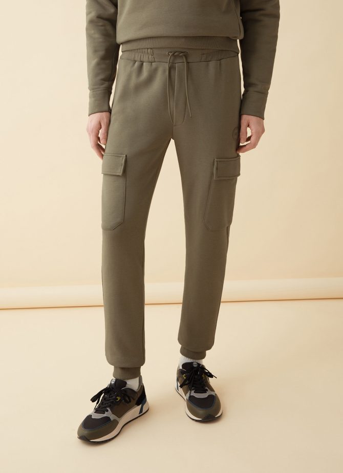 Tracksuit bottoms in cargo-style jersey - Image 3