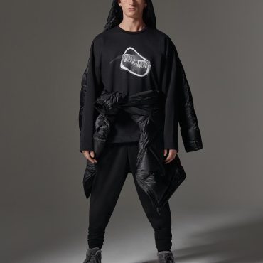 Crew-neck sweatshirt with uneven logo print