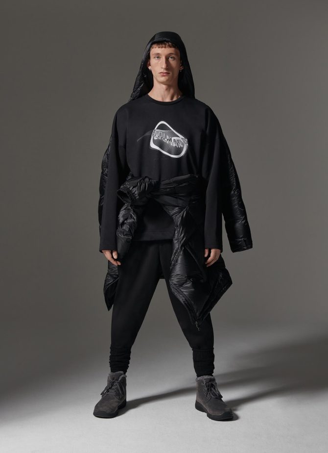 Crew-neck sweatshirt with uneven logo print
