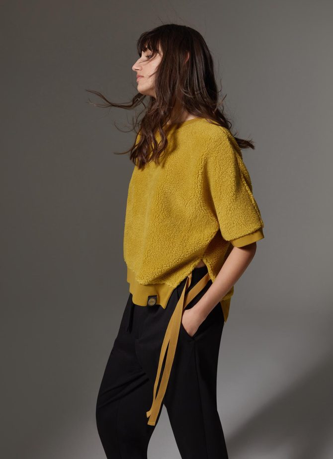 Short-sleeve teddy effect fabric sweatshirt - Image 2